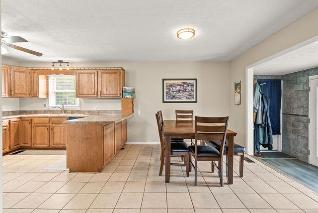 674 Lakeside Dr, Springfield, TN 37172