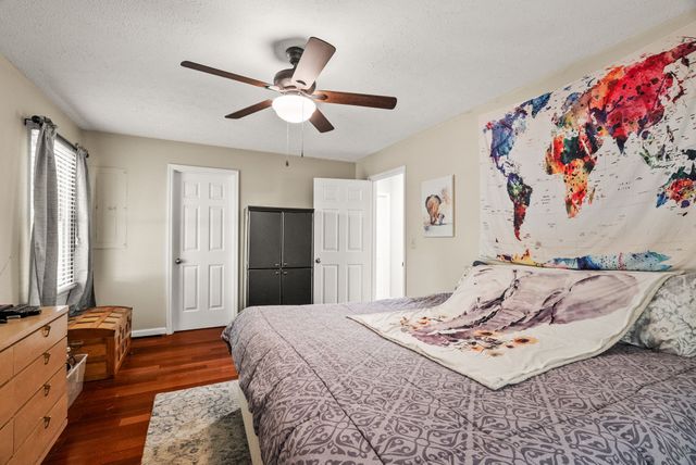 674 Lakeside Dr, Springfield, TN 37172