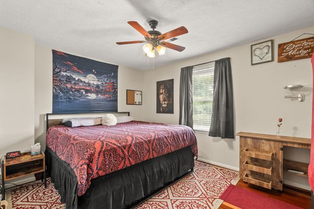 674 Lakeside Dr, Springfield, TN 37172