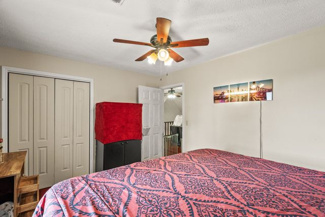 674 Lakeside Dr, Springfield, TN 37172