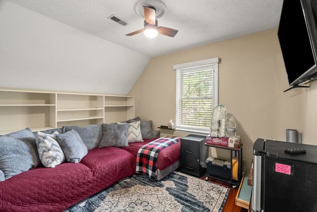 674 Lakeside Dr, Springfield, TN 37172