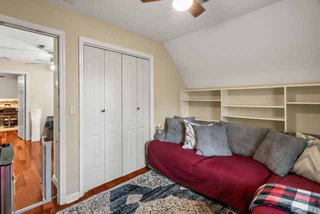 674 Lakeside Dr, Springfield, TN 37172