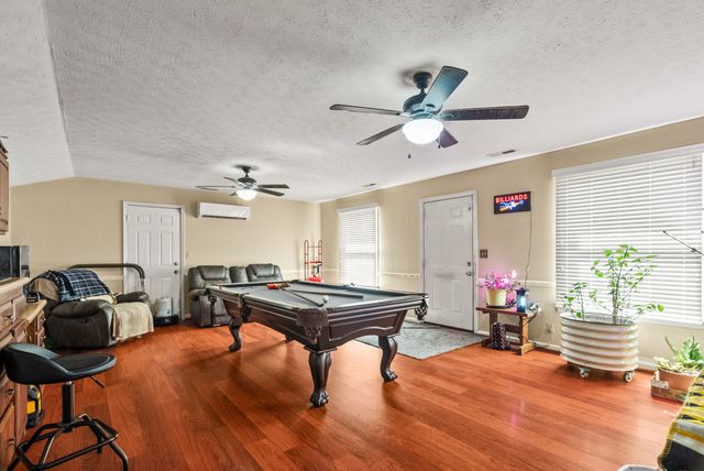 674 Lakeside Dr, Springfield, TN 37172