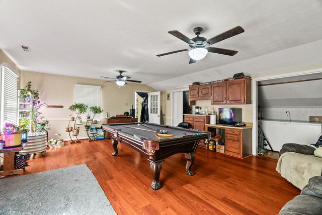 674 Lakeside Dr, Springfield, TN 37172