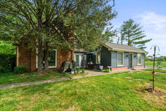 674 Lakeside Dr, Springfield, TN 37172