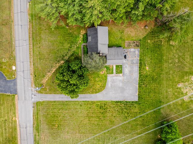 674 Lakeside Dr, Springfield, TN 37172