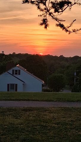 674 Lakeside Dr, Springfield, TN 37172