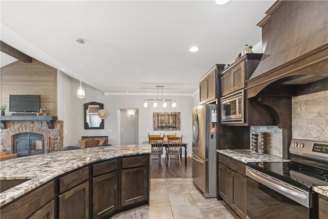 10781 Illinois Chapel Road, Prairie Grove, AR 72753