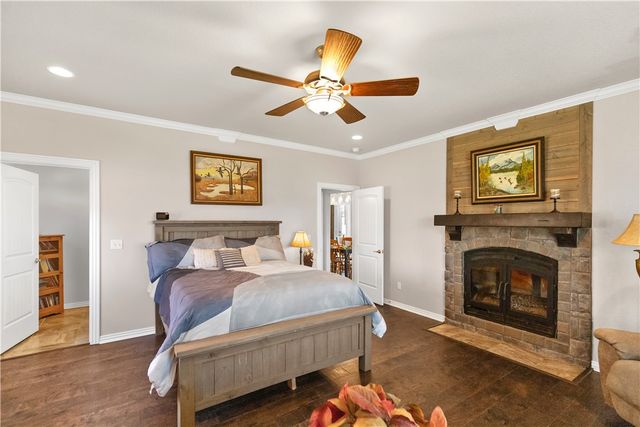 10781 Illinois Chapel Road, Prairie Grove, AR 72753