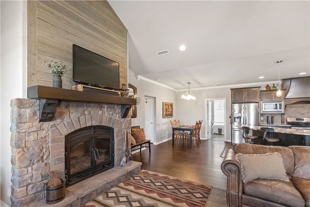 10781 Illinois Chapel Road, Prairie Grove, AR 72753