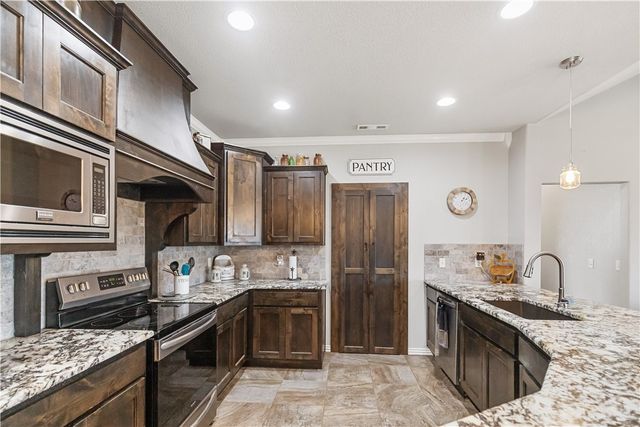 10781 Illinois Chapel Road, Prairie Grove, AR 72753