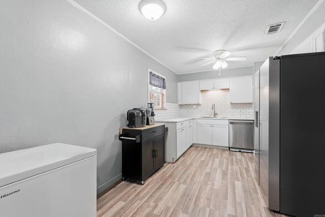 110 Lynn Lane, Lonoke, AR 72086