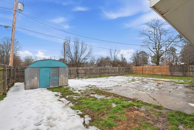 110 Lynn Lane, Lonoke, AR 72086