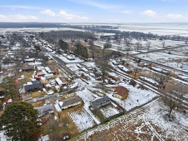 110 Lynn Lane, Lonoke, AR 72086