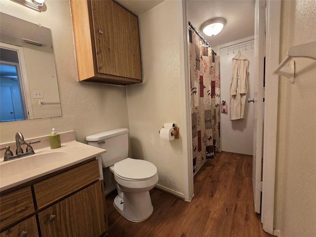 7600 Emmett F Lowry Expressway 304, Texas City, TX 77591