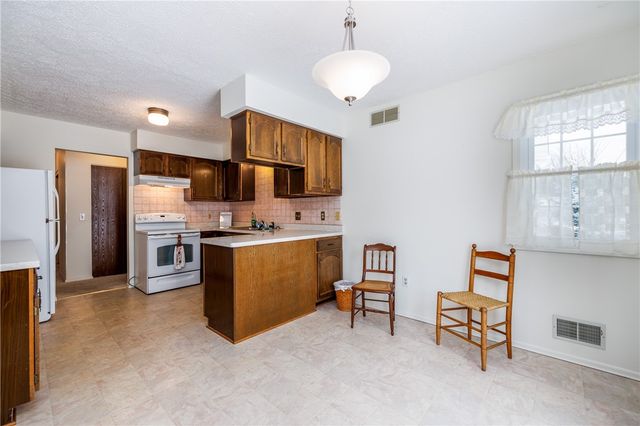 6 Dutch Valley, Chili, NY 14624