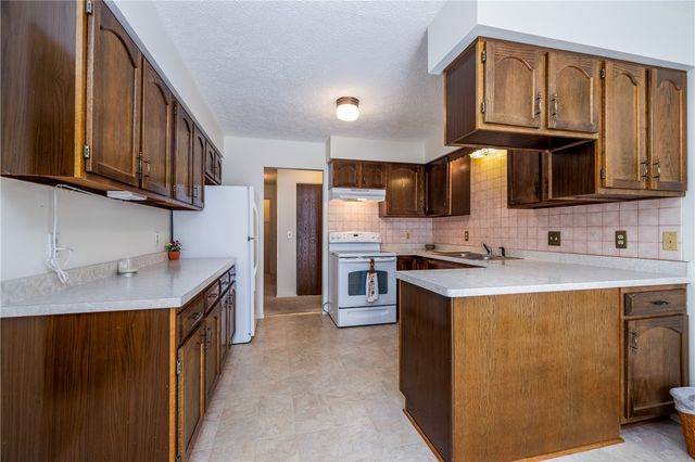 6 Dutch Valley, Chili, NY 14624