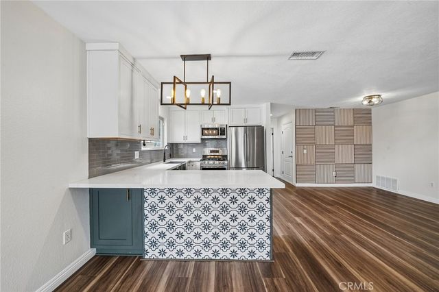 551 D, Upland, CA 91786