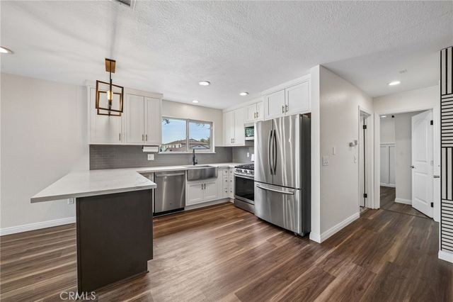 551 D, Upland, CA 91786