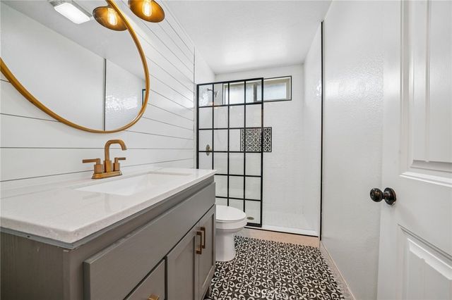 551 D, Upland, CA 91786