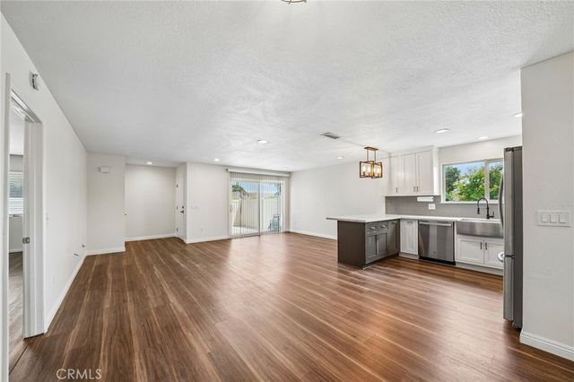 551 D, Upland, CA 91786