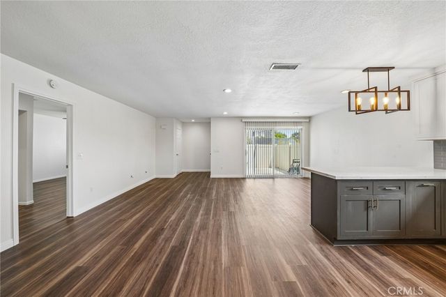 551 D, Upland, CA 91786