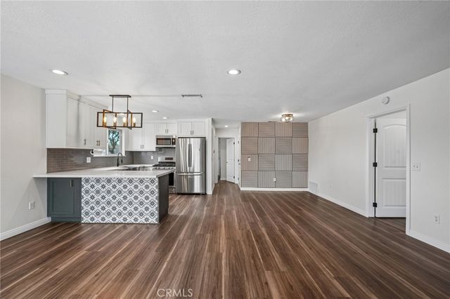 551 D, Upland, CA 91786