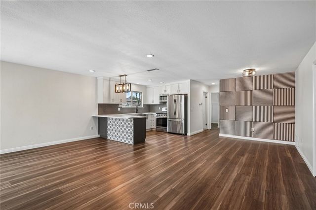 551 D, Upland, CA 91786