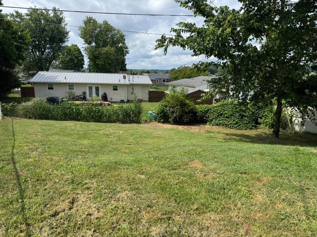 222 Park Avenue, South Point, OH 45680