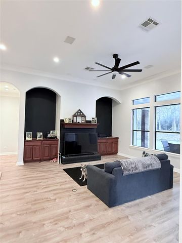 15567 Old Conroe Road, Conroe, TX 77384