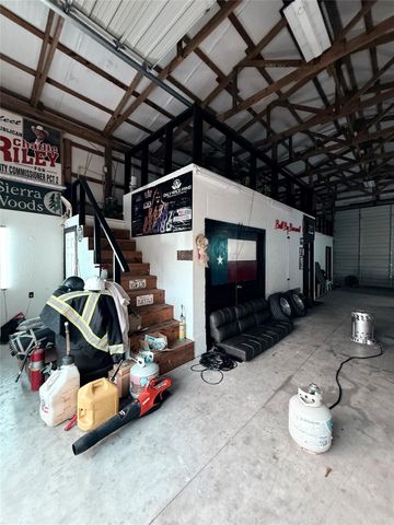 15567 Old Conroe Road, Conroe, TX 77384