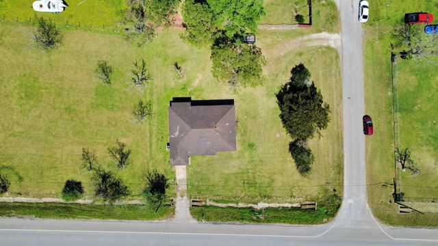 6204 Highway 6, Hitchcock, TX 77563