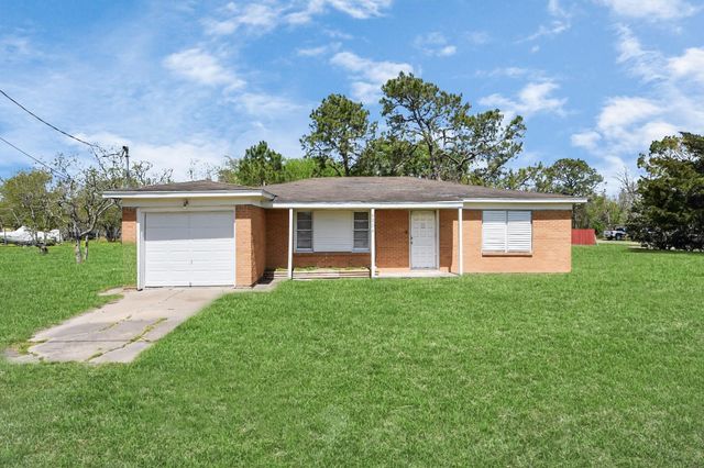 6204 Highway 6, Hitchcock, TX 77563