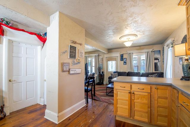 1424 E COLLEGE AVENUE, Appleton, WI 54915