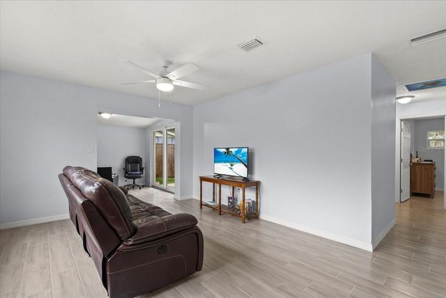 2035 VINSON AVENUE, Sarasota, FL 34232