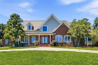 111 Brown Loop Spur NW, Cartersville, GA 30121