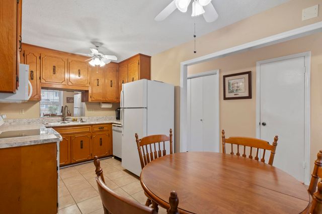 210 25th Ave S Apt 26, Myrtle Beach, SC 29577