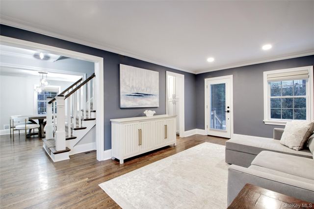 6 Boylston Street, Garden City, NY 11530