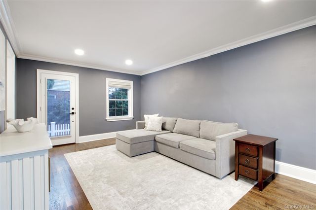 6 Boylston Street, Garden City, NY 11530