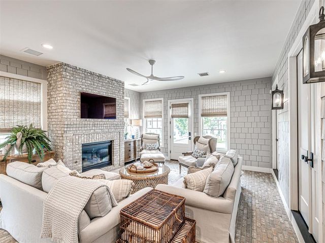 104 Ridgeline Road, Carlton Landing, OK 74432