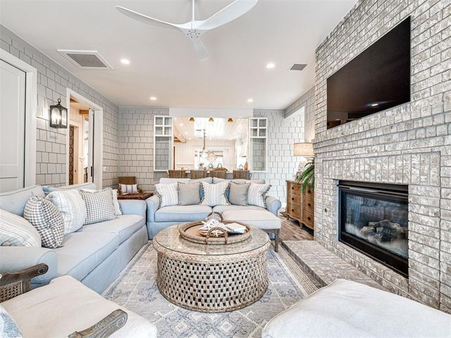 104 Ridgeline Road, Carlton Landing, OK 74432