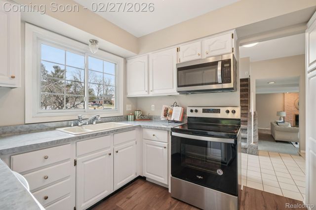 42845 Inverness Court, Northville Township, MI 48168