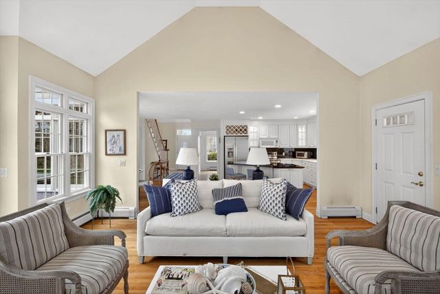 127 Uncle Barneys Rd, Dennis, MA 02670