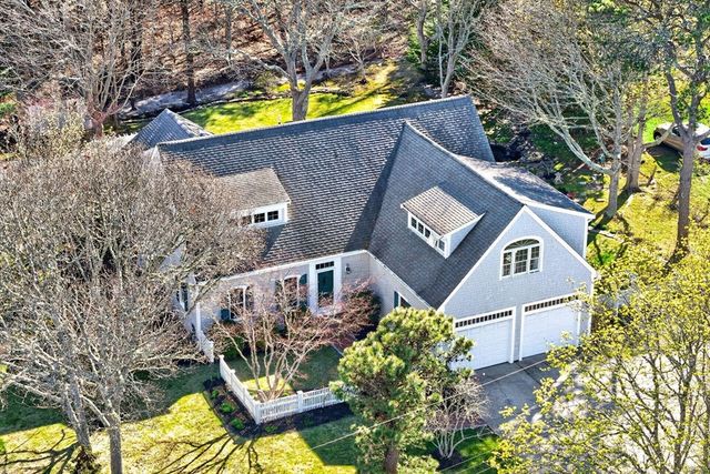 127 Uncle Barneys Rd, Dennis, MA 02670