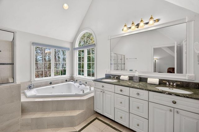 127 Uncle Barneys Rd, Dennis, MA 02670