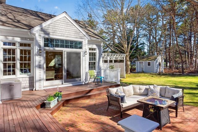 127 Uncle Barneys Rd, Dennis, MA 02670