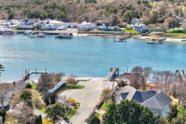 127 Uncle Barneys Rd, Dennis, MA 02670