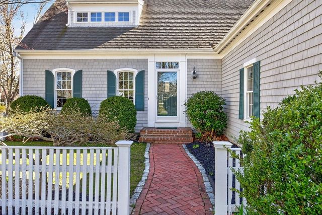 127 Uncle Barneys Rd, Dennis, MA 02670