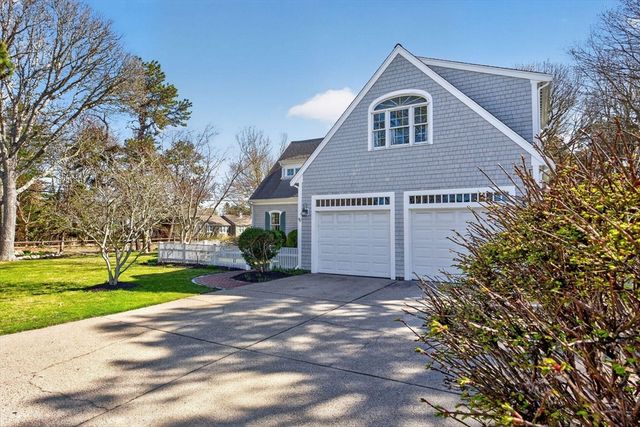 127 Uncle Barneys Rd, Dennis, MA 02670