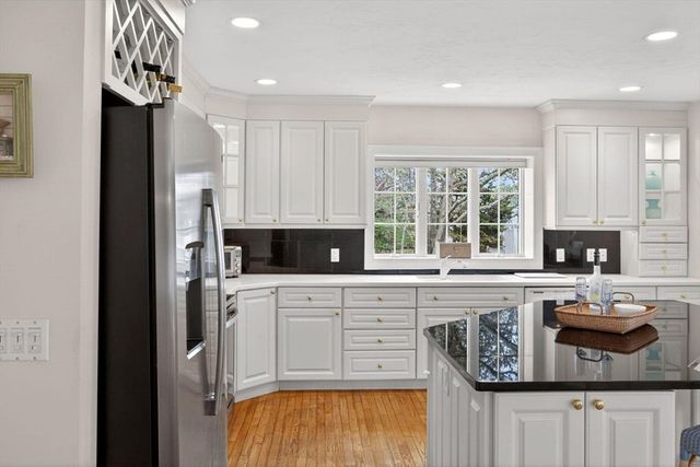 127 Uncle Barneys Rd, Dennis, MA 02670